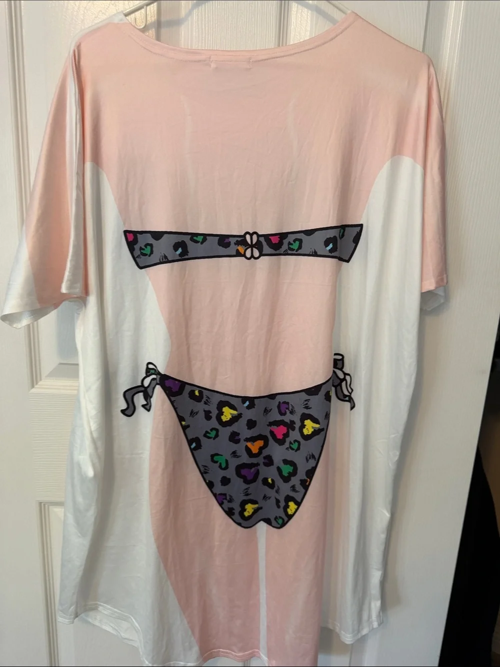 Ekouaer  Pink & White Graphic Bikini silky cover up NWT